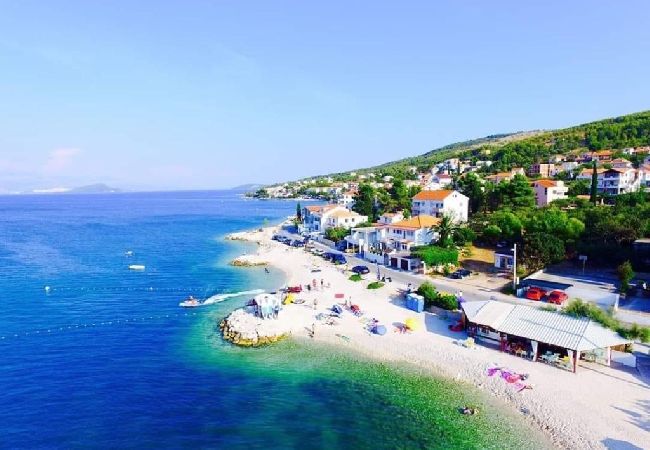 Apartament w Arbanija - Apartament w Arbanija z Widok na morze, taras, Klimatyzacja, WIFI (5138-2) Apartament w Arbanija - Apartament w Arbanija z Widok na morze, taras, Klimatyzacja, WIFI (5138-2)