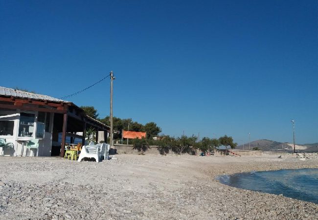 Apartament w Arbanija - Apartament w Arbanija z Widok na morze, taras, Klimatyzacja, WIFI (5138-2) Apartament w Arbanija - Apartament w Arbanija z Widok na morze, taras, Klimatyzacja, WIFI (5138-2)