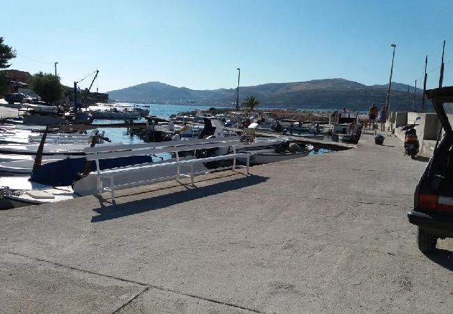 Apartament w Arbanija - Apartament w Arbanija z Widok na morze, balkon, Klimatyzacja, WIFI (5138-1) Apartament w Arbanija - Apartament w Arbanija z Widok na morze, balkon, Klimatyzacja, WIFI (5138-1)