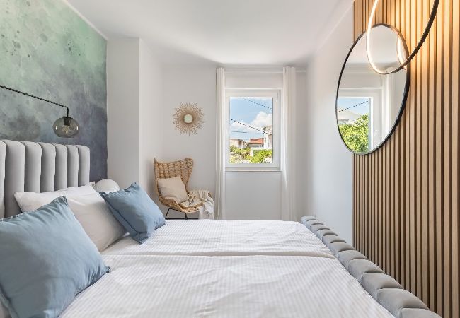 Apartament w Arbanija - Apartament w Arbanija z Widok na morze, taras, Klimatyzacja, WIFI (5139-2) Apartament w Arbanija - Apartament w Arbanija z Widok na morze, taras, Klimatyzacja, WIFI (5139-2)