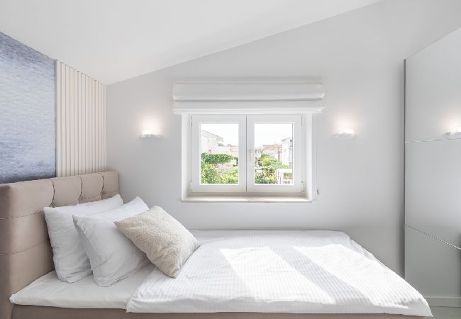 Apartament w Arbanija - Apartament w Arbanija z Widok na morze, taras, Klimatyzacja, WIFI (5139-5) Apartament w Arbanija - Apartament w Arbanija z Widok na morze, taras, Klimatyzacja, WIFI (5139-5)