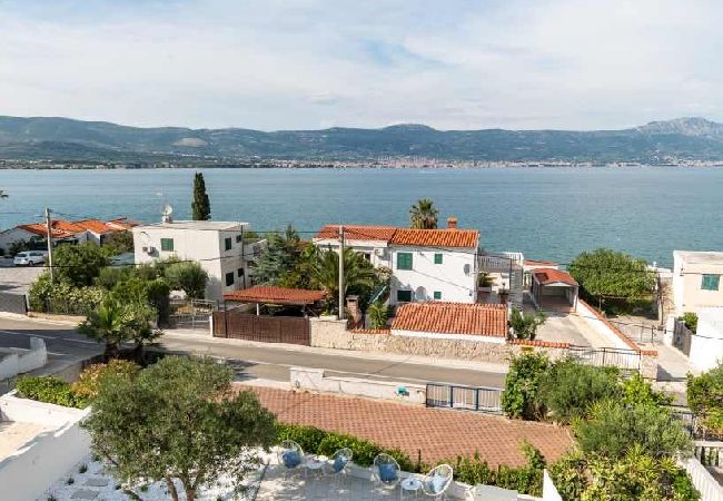 Apartament w Arbanija - Apartament w Arbanija z Widok na morze, taras, Klimatyzacja, WIFI (5139-5) Apartament w Arbanija - Apartament w Arbanija z Widok na morze, taras, Klimatyzacja, WIFI (5139-5)