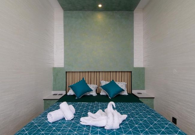 Apartament w Okrug Gornji - Apartament w Okrug Gornji z Widok na morze, balkon, Klimatyzacja, WIFI (5134-5) Apartament w Okrug Gornji - Apartament w Okrug Gornji z Widok na morze, balkon, Klimatyzacja, WIFI (5134-5)