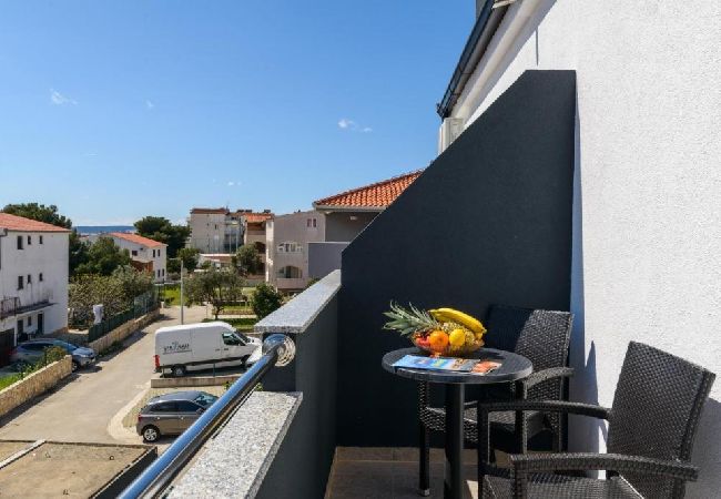 Apartament w Okrug Gornji - Apartament w Okrug Gornji z Widok na morze, balkon, Klimatyzacja, WIFI (5134-5) Apartament w Okrug Gornji - Apartament w Okrug Gornji z Widok na morze, balkon, Klimatyzacja, WIFI (5134-5)