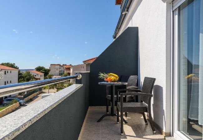 Apartament w Okrug Gornji - Apartament w Okrug Gornji z Widok na morze, balkon, Klimatyzacja, WIFI (5134-5) Apartament w Okrug Gornji - Apartament w Okrug Gornji z Widok na morze, balkon, Klimatyzacja, WIFI (5134-5)