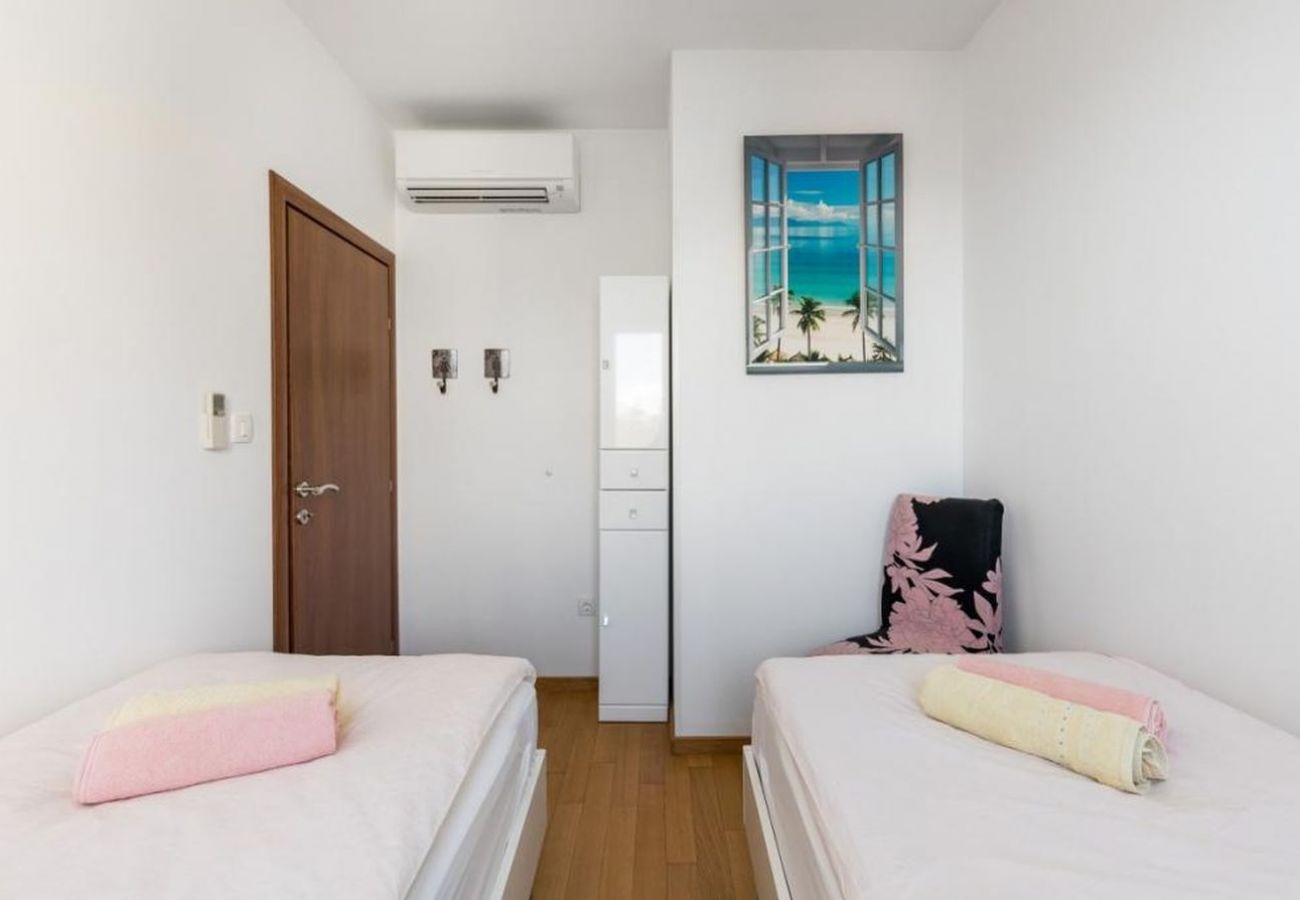 Apartament w Split - Apartament w Split z Widok na morze, balkon, Klimatyzacja, WIFI (5141-1)