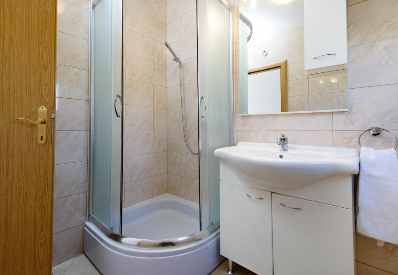 Apartament w Seget Vranjica - Apartament w Seget Vranjica z Widok na morze, balkon, Klimatyzacja, WIFI (5142-2)