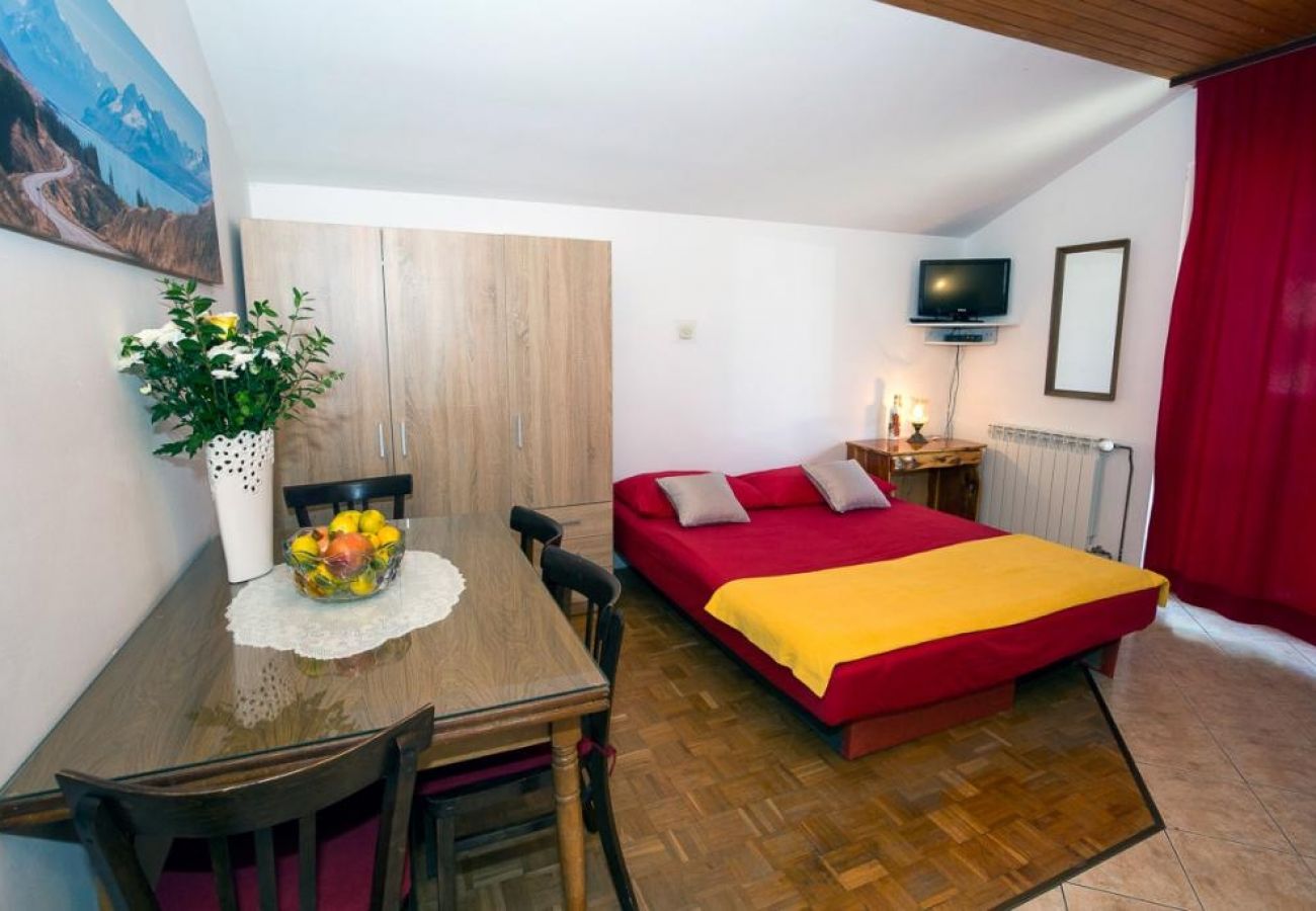 Apartament w Duce - Apartament w Duće z Widok na morze, balkon, Klimatyzacja, WIFI (5146-1)