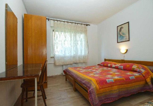 Apartament w Pula - Apartament w Pula z taras, Klimatyzacja, WIFI, Pralka (633-6) Apartament w Pula - Apartament w Pula z taras, Klimatyzacja, WIFI, Pralka (633-6)