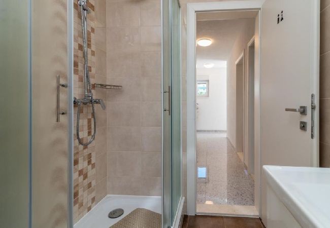 Apartament w Mastrinka - Apartament w Mastrinka z Widok na morze, taras, Klimatyzacja, WIFI (5159-3) Apartament w Mastrinka - Apartament w Mastrinka z Widok na morze, taras, Klimatyzacja, WIFI (5159-3)