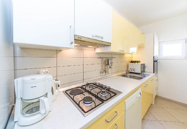 Apartament w Okrug Gornji - Apartament w Okrug Gornji z Widok na morze, taras, Klimatyzacja, WIFI (5160-2) Apartament w Okrug Gornji - Apartament w Okrug Gornji z Widok na morze, taras, Klimatyzacja, WIFI (5160-2)