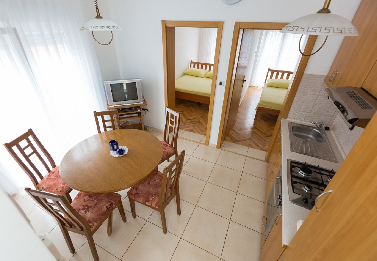 Apartament w Okrug Donji - Apartament w Okrug Donji z Widok na morze, balkon, Klimatyzacja, WIFI (5166-3)