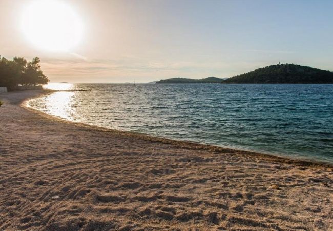 Apartament w Ražanj - Apartament w Ražanj z Widok na morze, taras, Klimatyzacja, WIFI (4773-2) Apartament w Ražanj - Apartament w Ražanj z Widok na morze, taras, Klimatyzacja, WIFI (4773-2)