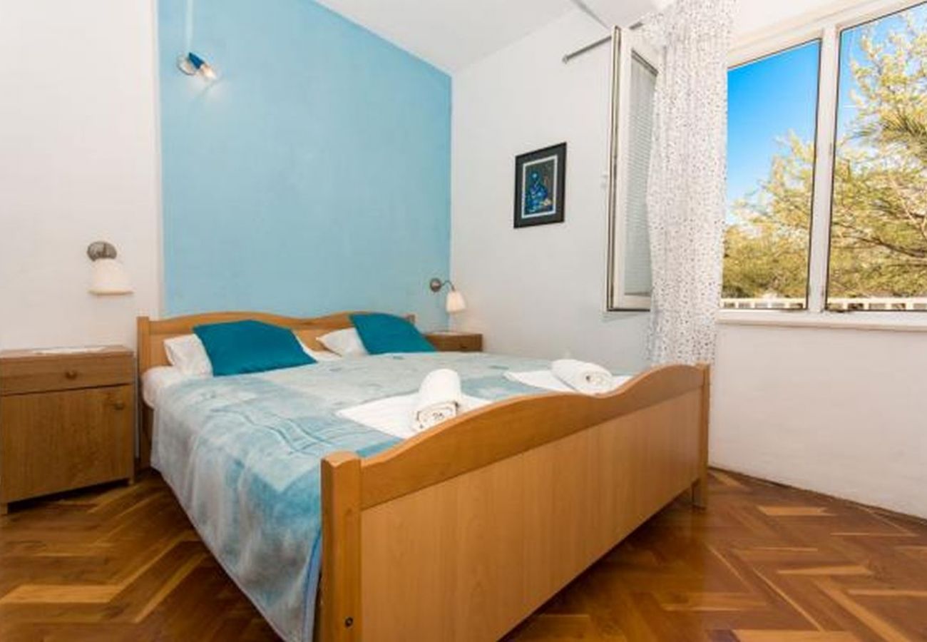 Apartament w Okrug Gornji - Apartament w Okrug Gornji z Widok na morze, balkon, Klimatyzacja, WIFI (5167-2)