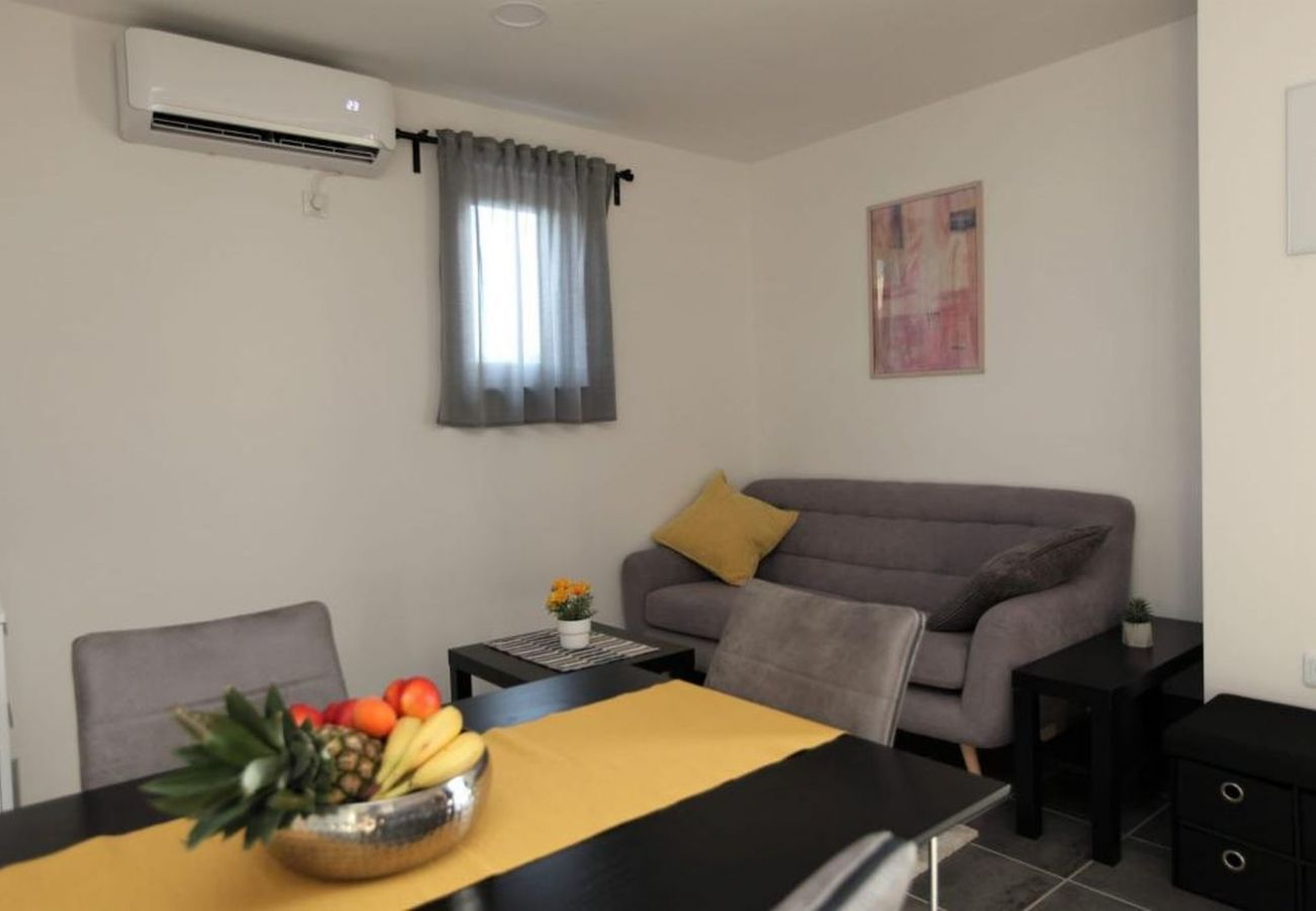 Apartament w Marina - Apartament w Marina z Widok na morze, Klimatyzacja, WIFI (5174-1)