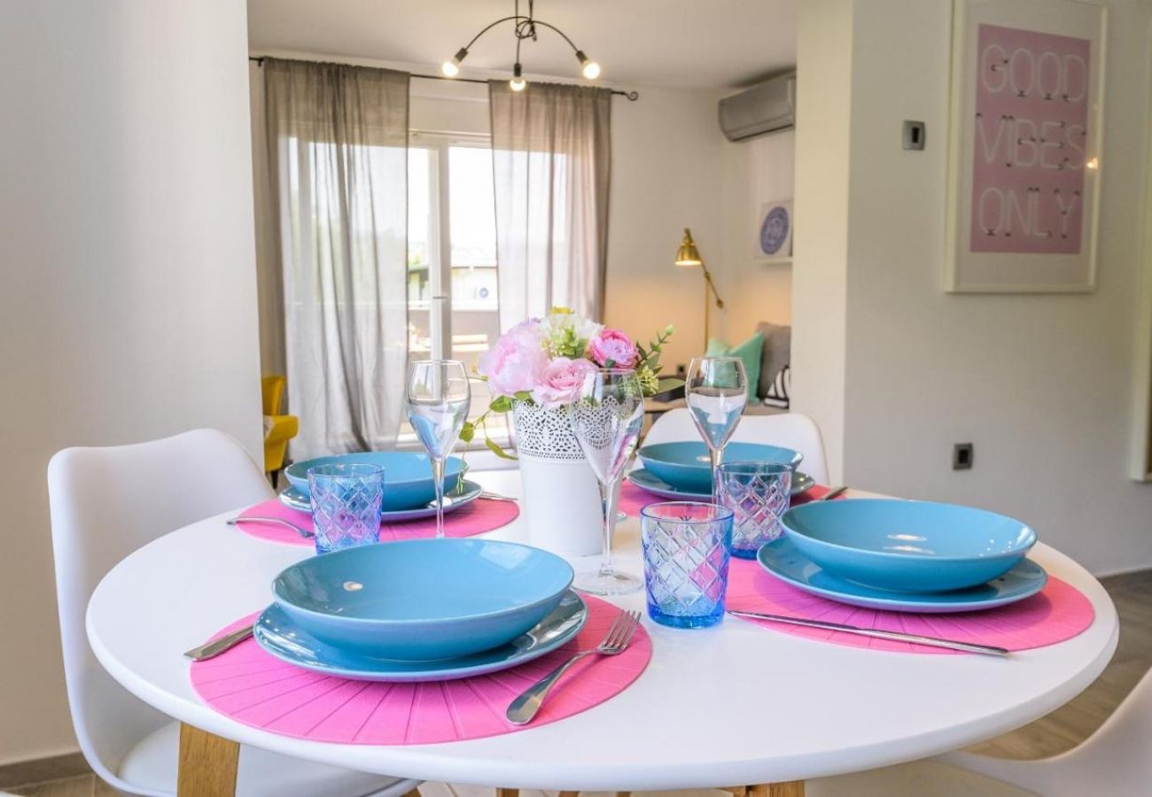 Apartament w Opatija - Apartament w Opatija z balkon, Klimatyzacja, WIFI, Pralka (5175-1)