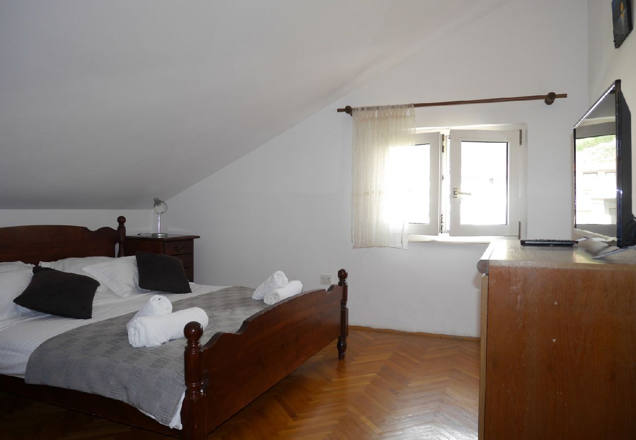 Apartament w Dugi Rat - Apartament w Dugi Rat z Widok na morze, balkon, Klimatyzacja, WIFI (5132-6)