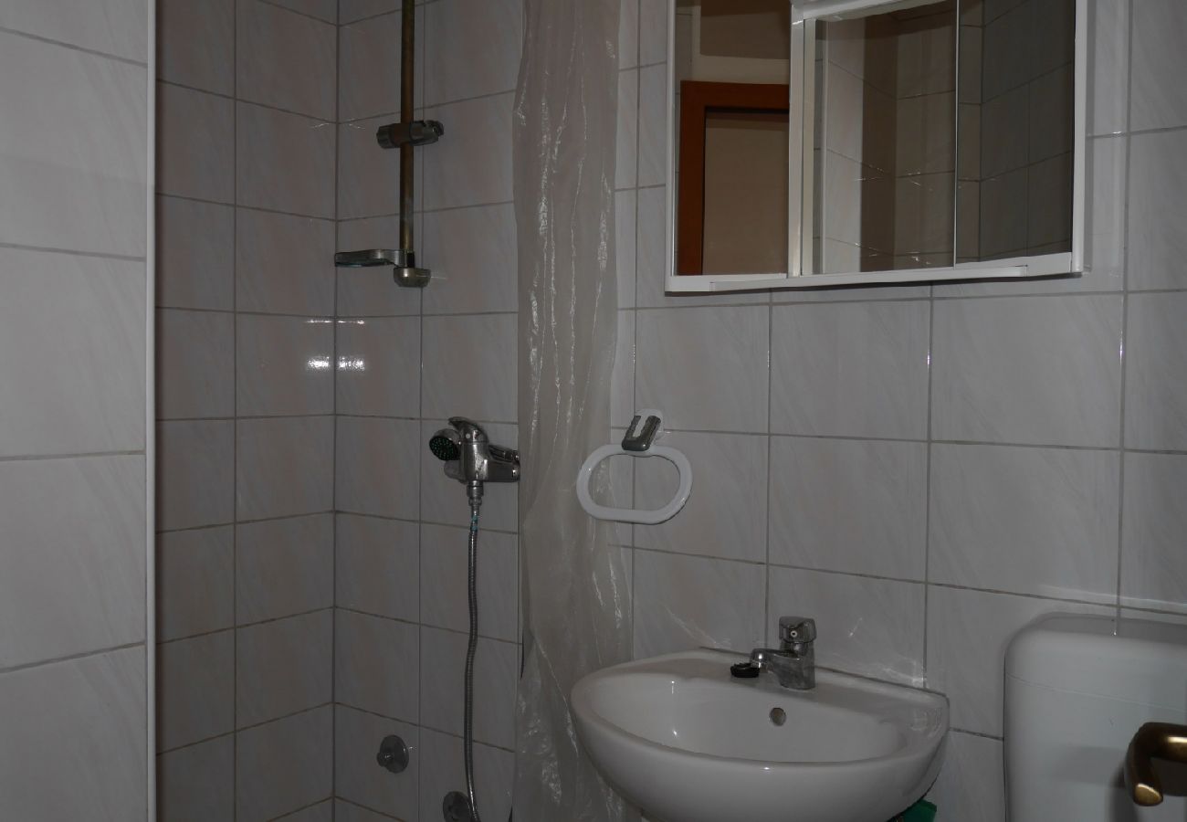 Apartament w Dugi Rat - Apartament w Dugi Rat z Widok na morze, balkon, Klimatyzacja, WIFI (5132-6)