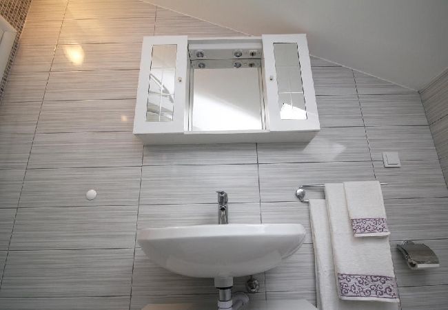 Apartament w Šibenik-Brodarica - Apartament w Brodarica z Widok na morze, balkon, Klimatyzacja, WIFI (5183-1) Apartament w Šibenik-Brodarica - Apartament w Brodarica z Widok na morze, balkon, Klimatyzacja, WIFI (5183-1)