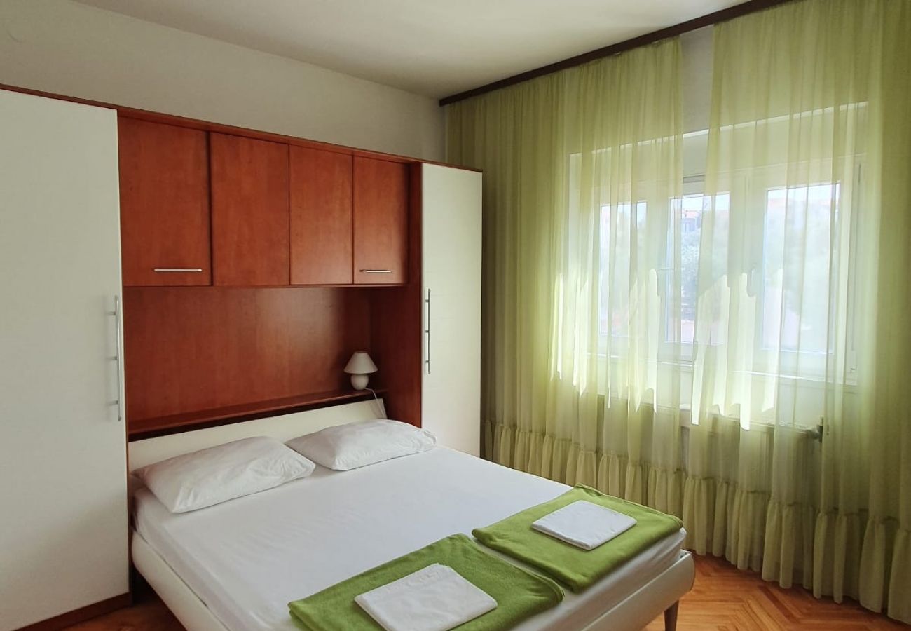 Apartament w Sibenik - Apartament w Brodarica z taras, Klimatyzacja, WIFI, Zmywarka (5185-1)