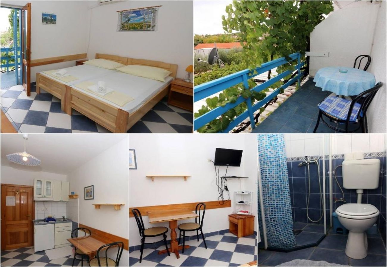 Studio w Sucuraj - Apartament Studio w Sućuraj z Widok na morze, balkon, Klimatyzacja, WIFI (3560-3)