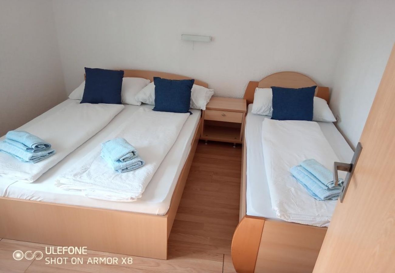 Apartament w Lopar - Apartament w Lopar z taras, Klimatyzacja, WIFI (4620-5)