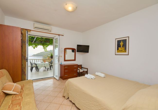 Apartament w Saplunara - Apartament w Saplunara z Widok na morze, taras, Klimatyzacja, WIFI (5197-4) Apartament w Saplunara - Apartament w Saplunara z Widok na morze, taras, Klimatyzacja, WIFI (5197-4)