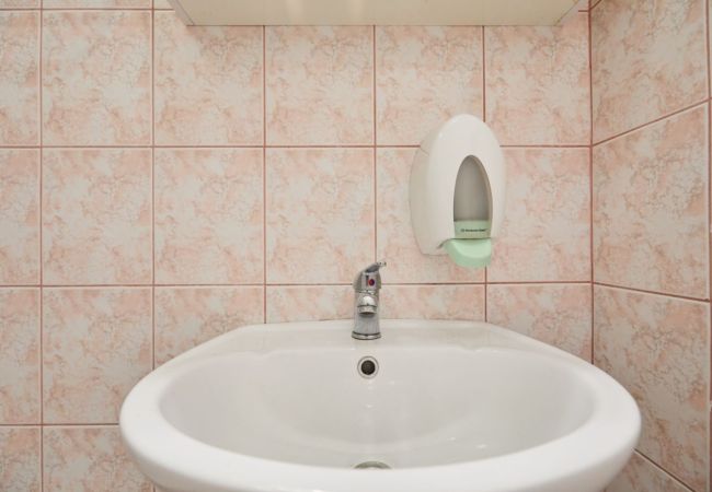 Apartament w Saplunara - Apartament w Saplunara z Widok na morze, taras, Klimatyzacja, WIFI (5197-4) Apartament w Saplunara - Apartament w Saplunara z Widok na morze, taras, Klimatyzacja, WIFI (5197-4)