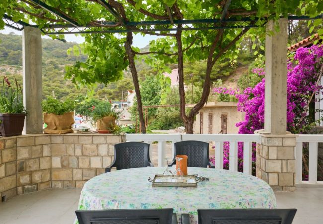 Apartament w Saplunara - Apartament w Saplunara z Widok na morze, taras, Klimatyzacja, WIFI (5197-4) Apartament w Saplunara - Apartament w Saplunara z Widok na morze, taras, Klimatyzacja, WIFI (5197-4)