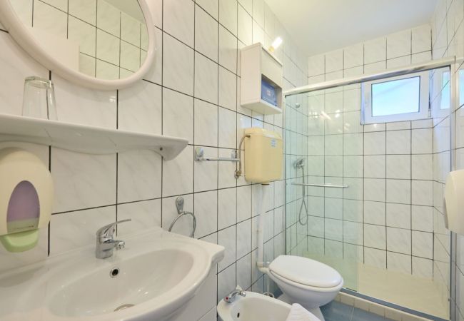Apartament w Saplunara - Apartament w Saplunara z Widok na morze, balkon, Klimatyzacja, WIFI (5197-3) Apartament w Saplunara - Apartament w Saplunara z Widok na morze, balkon, Klimatyzacja, WIFI (5197-3)