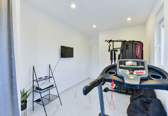 Dom w Bibinje - Domek wypoczynkowy w Bibinje z Widok na morze, balkon, Klimatyzacja, WIFI (5201-1) Dom w Bibinje - Domek wypoczynkowy w Bibinje z Widok na morze, balkon, Klimatyzacja, WIFI (5201-1)