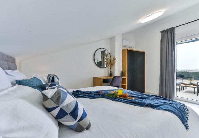 Dom w Bibinje - Domek wypoczynkowy w Bibinje z Widok na morze, balkon, Klimatyzacja, WIFI (5201-1) Dom w Bibinje - Domek wypoczynkowy w Bibinje z Widok na morze, balkon, Klimatyzacja, WIFI (5201-1)