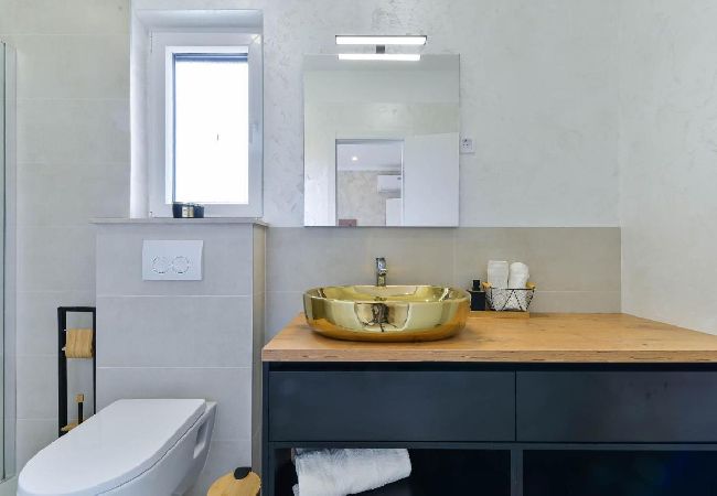 Dom w Bibinje - Domek wypoczynkowy w Bibinje z Widok na morze, balkon, Klimatyzacja, WIFI (5201-1) Dom w Bibinje - Domek wypoczynkowy w Bibinje z Widok na morze, balkon, Klimatyzacja, WIFI (5201-1)