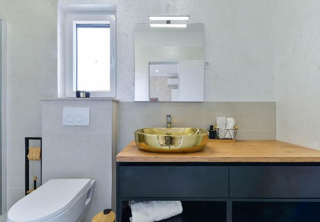 Dom w Bibinje - Domek wypoczynkowy w Bibinje z Widok na morze, balkon, Klimatyzacja, WIFI (5201-1) Dom w Bibinje - Domek wypoczynkowy w Bibinje z Widok na morze, balkon, Klimatyzacja, WIFI (5201-1)