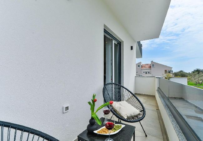 Dom w Bibinje - Domek wypoczynkowy w Bibinje z Widok na morze, balkon, Klimatyzacja, WIFI (5201-1) Dom w Bibinje - Domek wypoczynkowy w Bibinje z Widok na morze, balkon, Klimatyzacja, WIFI (5201-1)