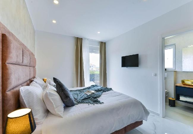 Dom w Bibinje - Domek wypoczynkowy w Bibinje z Widok na morze, balkon, Klimatyzacja, WIFI (5201-1) Dom w Bibinje - Domek wypoczynkowy w Bibinje z Widok na morze, balkon, Klimatyzacja, WIFI (5201-1)