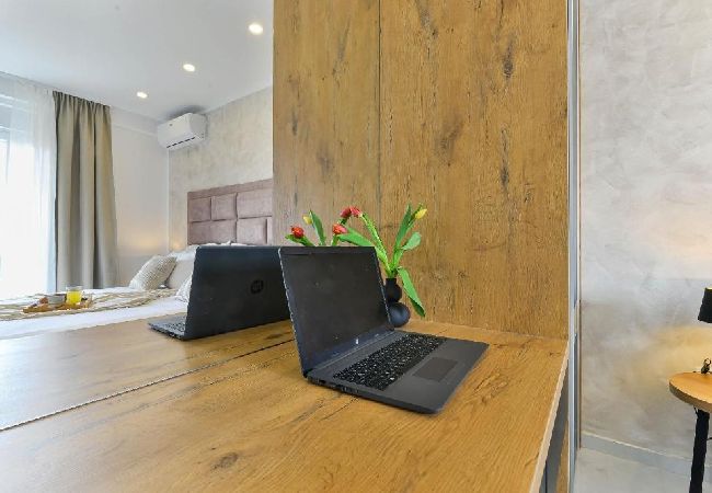 Dom w Bibinje - Domek wypoczynkowy w Bibinje z Widok na morze, balkon, Klimatyzacja, WIFI (5201-1) Dom w Bibinje - Domek wypoczynkowy w Bibinje z Widok na morze, balkon, Klimatyzacja, WIFI (5201-1)