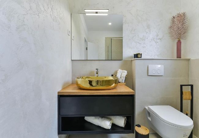 Dom w Bibinje - Domek wypoczynkowy w Bibinje z Widok na morze, balkon, Klimatyzacja, WIFI (5201-1) Dom w Bibinje - Domek wypoczynkowy w Bibinje z Widok na morze, balkon, Klimatyzacja, WIFI (5201-1)