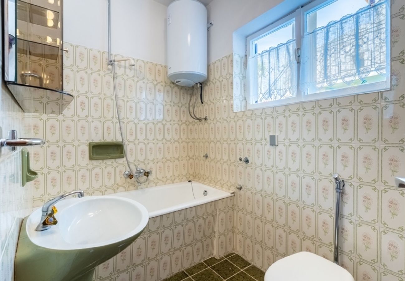 Apartament w Cres - Apartament w Cres z taras, Klimatyzacja, WIFI (5205-1)