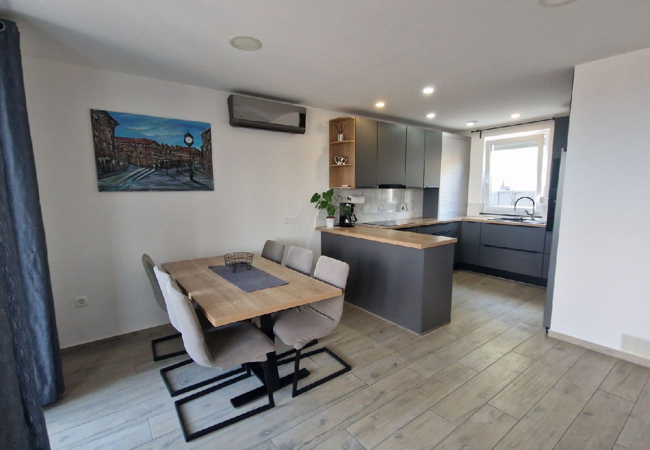 Apartament w Opatija - Apartament w Opatija z Widok na morze, balkon, Klimatyzacja, WIFI (5221-1)