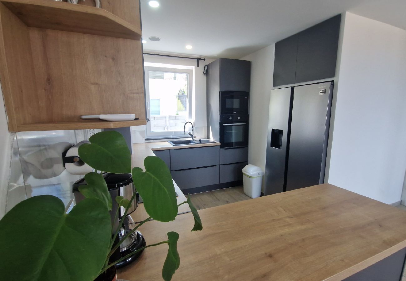 Apartament w Opatija - Apartament w Opatija z Widok na morze, balkon, Klimatyzacja, WIFI (5221-1)