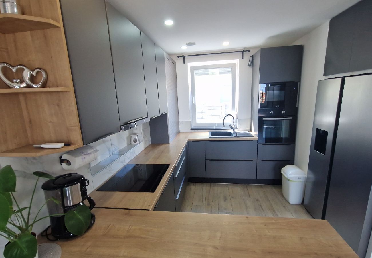 Apartament w Opatija - Apartament w Opatija z Widok na morze, balkon, Klimatyzacja, WIFI (5221-1)