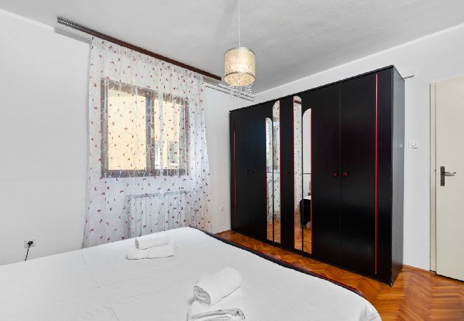 Apartament w Porec - Ferienwohnung in Poreč mit Balkon, Klimaanlage, W-LAN, Waschmaschine (5203-1) Apartament w Porec - Ferienwohnung in Poreč mit Balkon, Klimaanlage, W-LAN, Waschmaschine (5203-1)