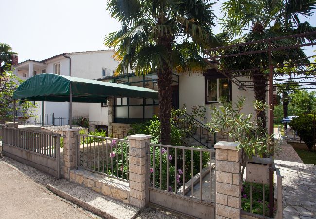 Apartament w Porec - Ferienwohnung in Poreč mit Balkon, Klimaanlage, W-LAN, Waschmaschine (5203-1) Apartament w Porec - Ferienwohnung in Poreč mit Balkon, Klimaanlage, W-LAN, Waschmaschine (5203-1)