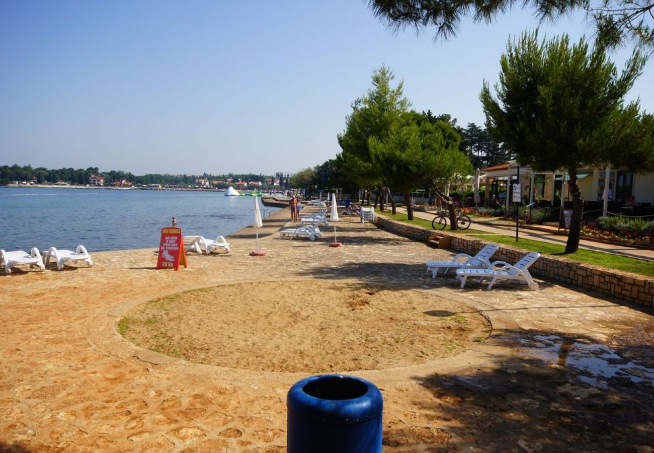 Apartament w Porec - Ferienwohnung in Poreč mit Balkon, Klimaanlage, W-LAN, Waschmaschine (5203-1)