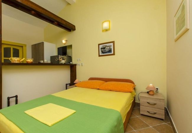 Studio w Ražanj - Apartament Studio w Ražanj z Widok na morze, taras, Klimatyzacja, WIFI (4597-3) Studio w Ražanj - Apartament Studio w Ražanj z Widok na morze, taras, Klimatyzacja, WIFI (4597-3)