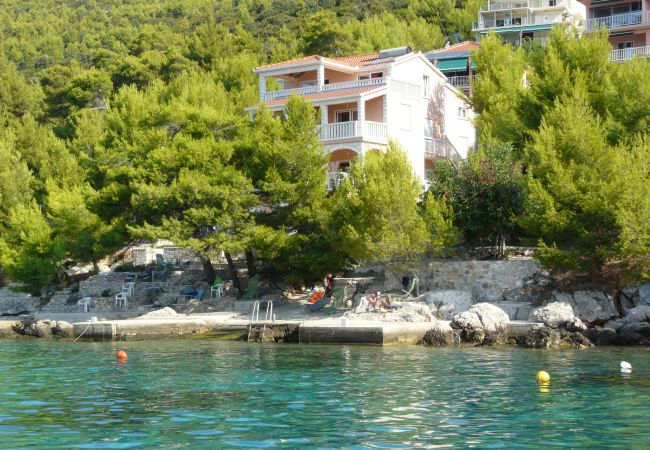 Apartament w Karbuni - Apartament w Karbuni z Widok na morze, taras, Klimatyzacja, WIFI (3609-5) Apartament w Karbuni - Apartament w Karbuni z Widok na morze, taras, Klimatyzacja, WIFI (3609-5)