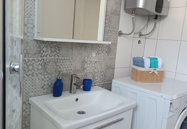 Bungalow w Ražanj - Bungalow w Ražanj z tarasem, pralką, zmywarką i klimatyzacją (3743-4) Bungalow w Ražanj - Bungalow w Ražanj z tarasem, pralką, zmywarką i klimatyzacją (3743-4)