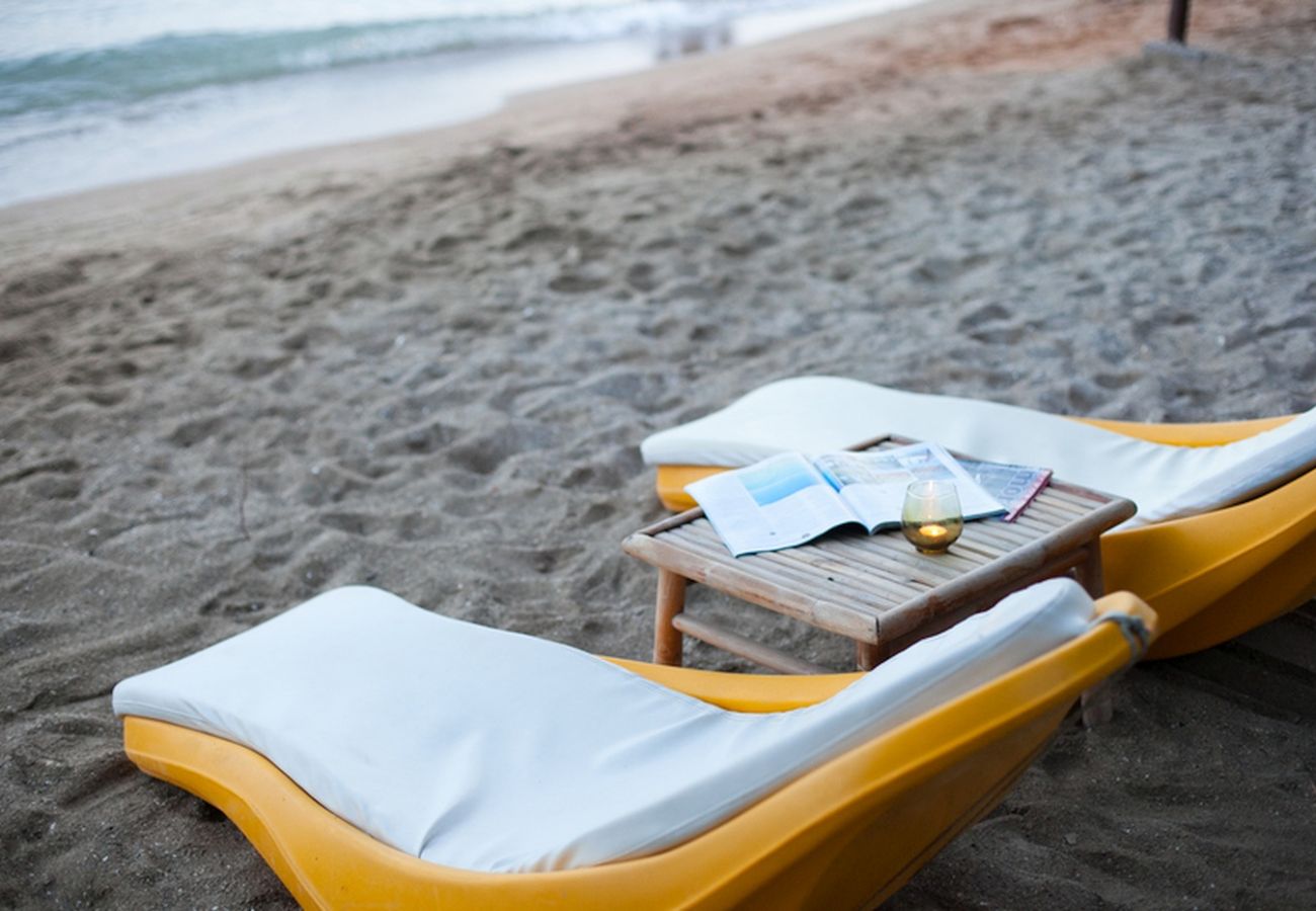 Apartament w Duce - Apartament bezpośrednio przy piaszczystej plaży z widokiem na morze, balkonem, klimatyzacją i Wi-Fi