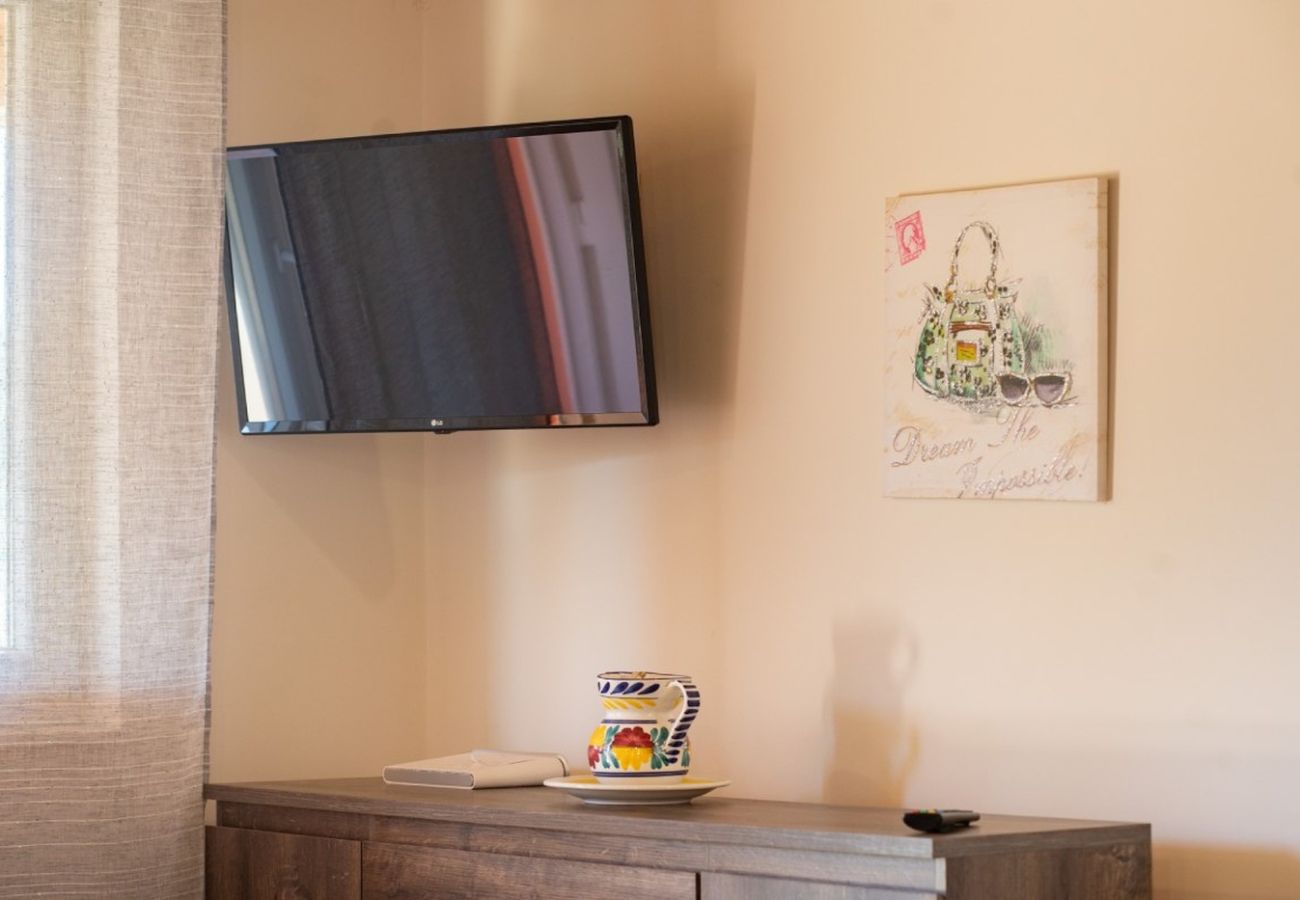 Dom w Mundanije - Dom wakacyjny w Mundanije z ogrodem, jacuzzi, tarasem, klimatyzacją i pralką (5238-1)